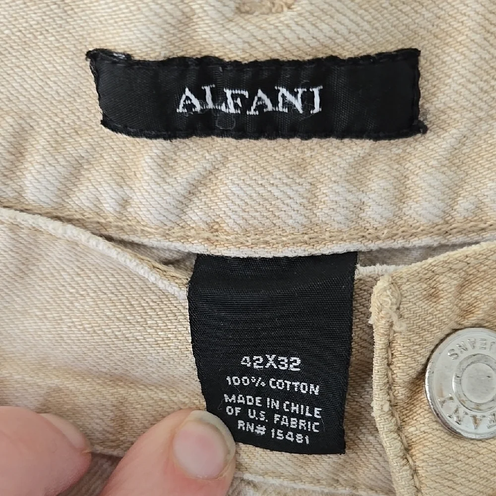 Men's Tan Jeans Size 42x32, In Fantastic Shape !